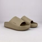 NIKE CALM SLIDE POUR HOMMES - KHAKI – Image 4