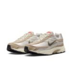 NIKE INITIATOR - LIGHT BONE CARGO KHAKI – Image 2
