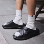 PEAK TAICHI LIGHTWIGHT SLIPPERS - CHUBBY BLACK – Image 2