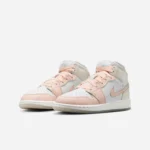 AIR JORDAN 1 MID SE (GS) – Image 4