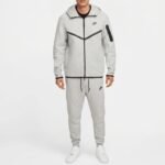 ENSEMBLE NIKE TECH ZIP-UP HOODIE